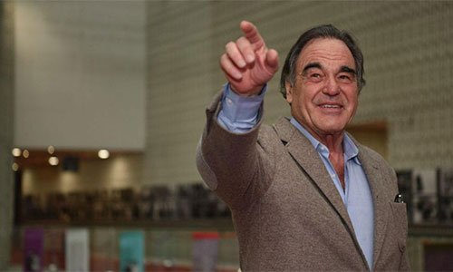 Cineasta estadounidense condena política de EEUU